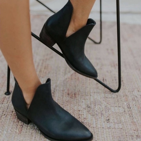 EUC Free People Black Chelsea Ankle Boots with Pointed Toe EU 36 Leather Western - Picture 10 of 10